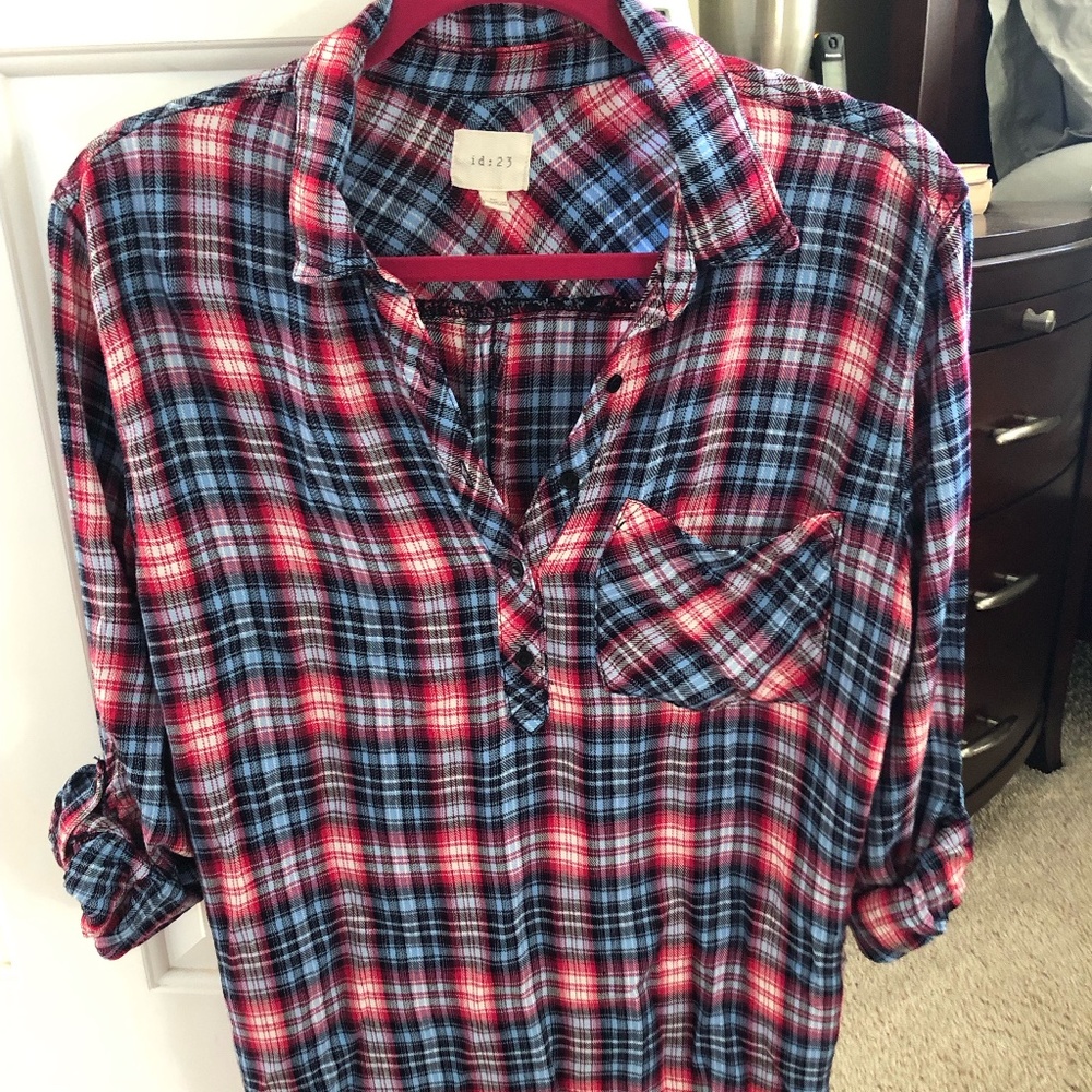 Stitch Fix Plaid Henley Top (Size Medium), Color: Red, White & Blues